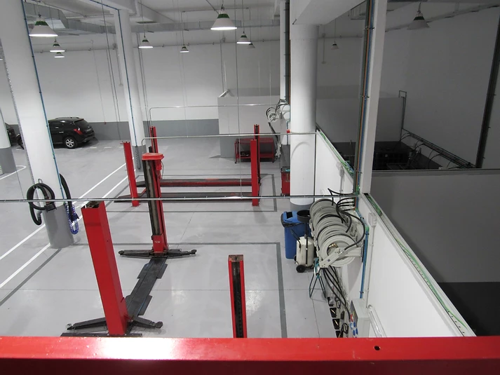 Reforma de zona de elevadores en taller KIA Gran Canaria