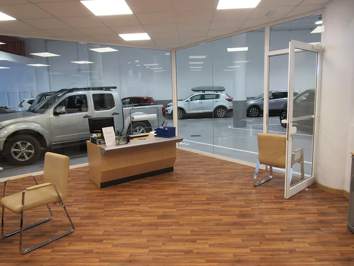 Adecuación de zona de atención al cliente en KIA Gran Canaria