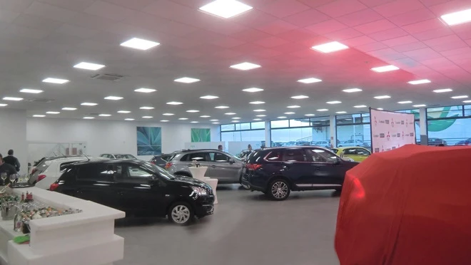 Reforma comercial en concesionario Mitsubishi Gran Canaria