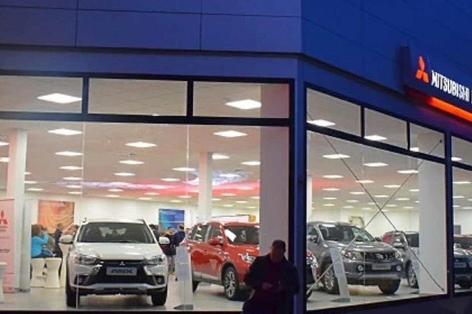 Reforma y obra civil en instalaciones Mitsubishi Gran Canaria
