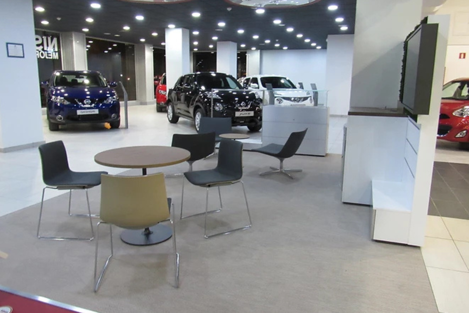 Reforma de exposición Nissan en Gran Canaria